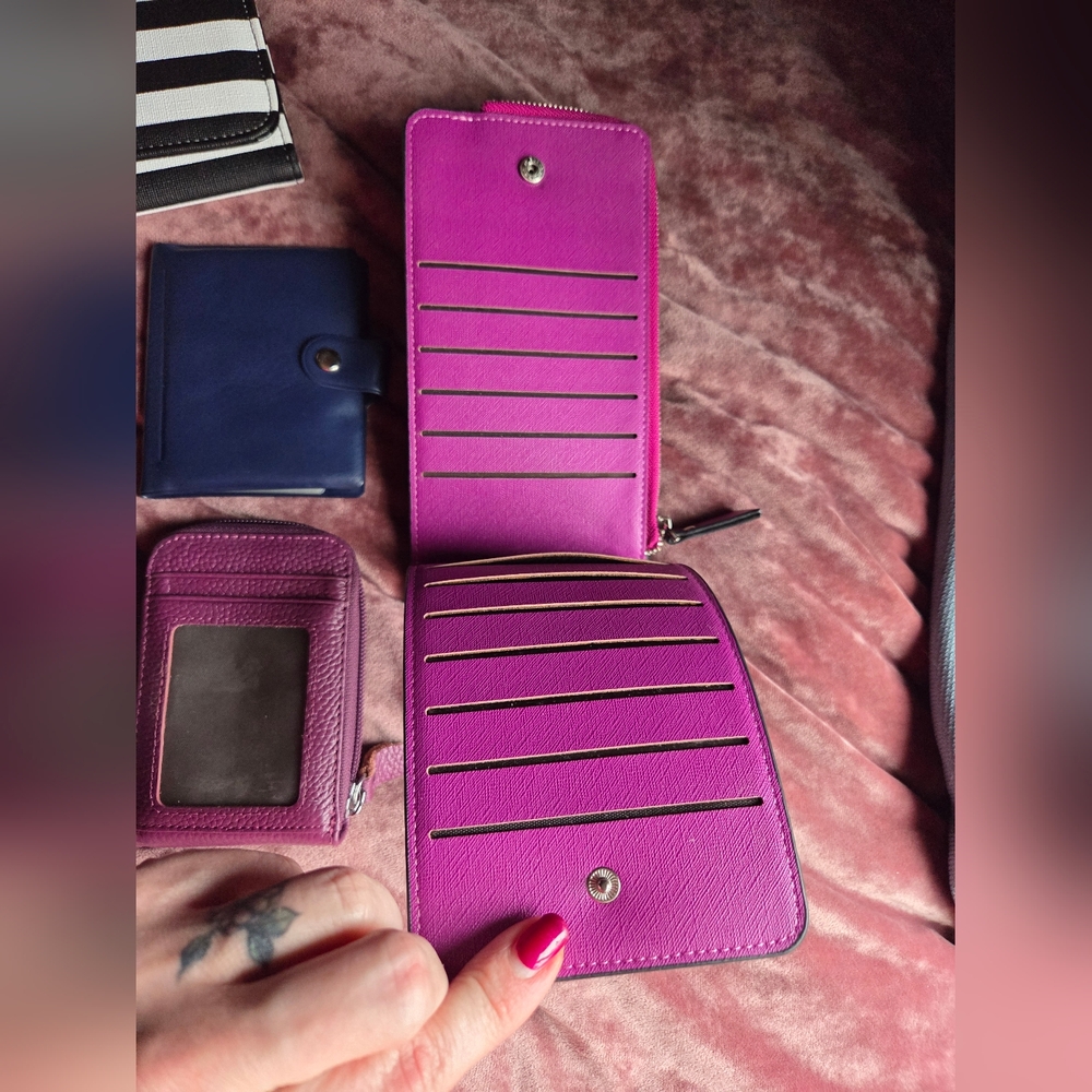 Random Lot Of Wallets! - Picture 3 of 7